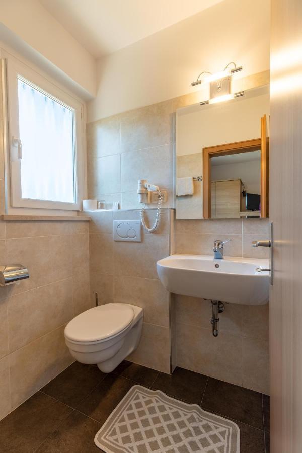 Garni Duerrenstein Hotell Schenna Exteriör bild