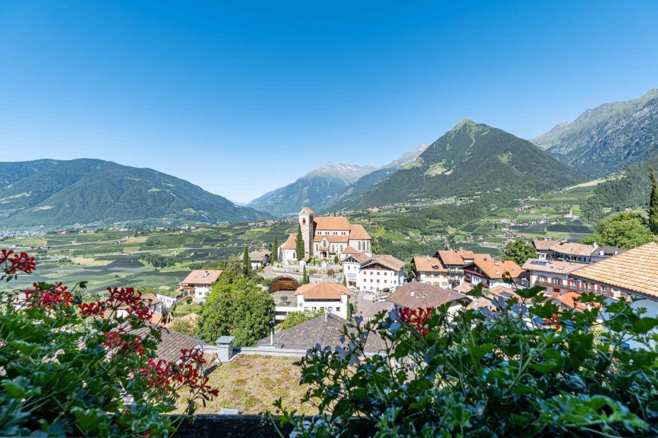 Garni Duerrenstein Hotell Schenna Exteriör bild