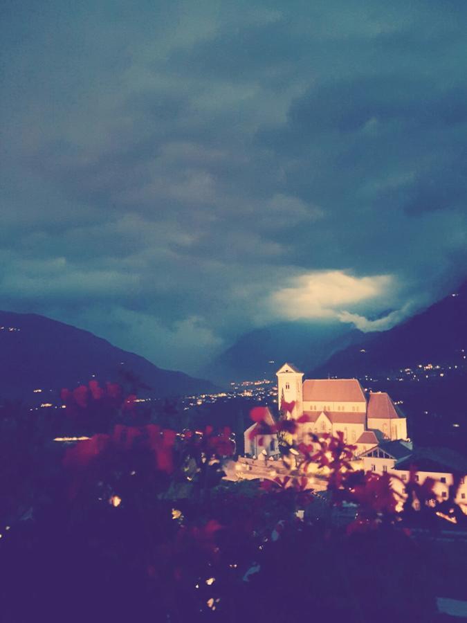 Garni Duerrenstein Hotell Schenna Exteriör bild