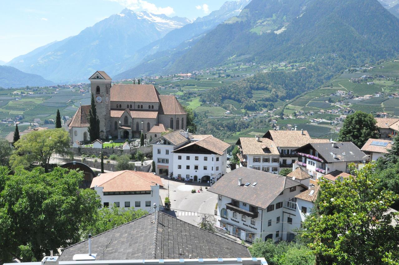 Garni Duerrenstein Hotell Schenna Exteriör bild